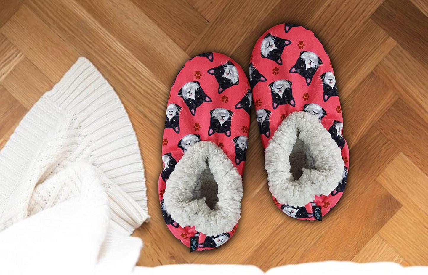 Black and White Cat Lovers (Tuxedo)Super Soft Slippers - Cozy House Slippers - Non Skid Bottom - One Size Fits Most - Sherpa slipper - Unisex