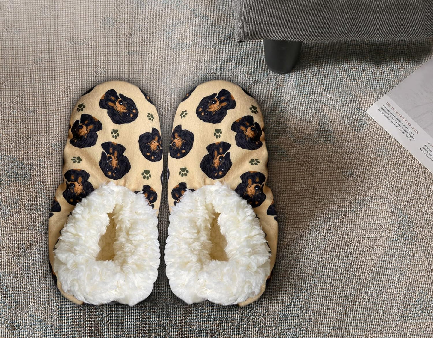 Dachshund black Lovers Soft Slippers - One Size Fits Most - Cozy House Slippers - Non Skid Bottom